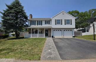 15 Tamarack St, Howell, NJ 07731