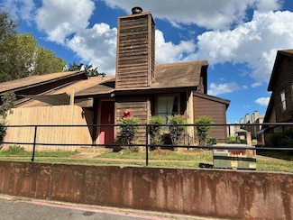 3211 Pearl St Unit 104, Nacogdoches, TX 75965