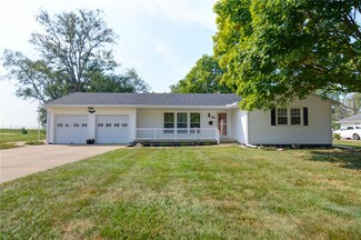 295 N Country Club Rd, Decatur, IL 62521