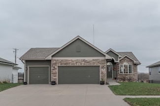 5112 Wagons Way Rd, Council Bluffs, IA 51501