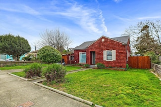 2436 California St, Eureka, CA 95501