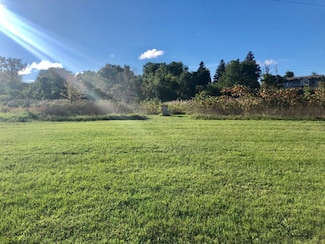 2510 Bay Pointe Dr, St. Joseph, MI 49085