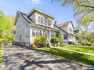 62 Midland Ave, Glen Ridge, NJ 07028