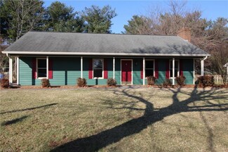 216 Oxford Ridge Ln, Kernersville, NC 27284