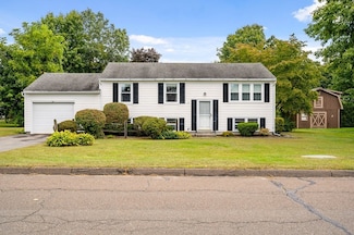 10 Meadowbrook Dr, Easthampton, MA 01027