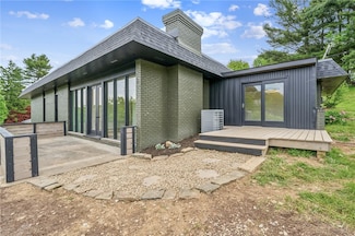 1574 Rostraver Rd, Belle Vernon, PA 15012