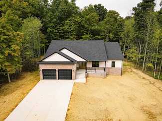 159 Secluded Cir, Radcliff, KY 40160