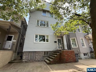617 Warren St, Harrison, NJ 07029