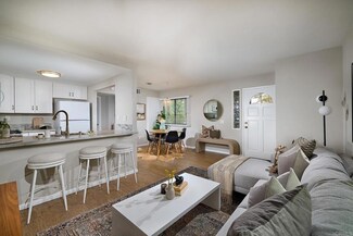 1941 Wellington Ln Unit 3, Vista, CA 92081