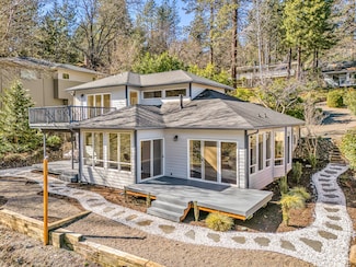 828 Roca St, Ashland, OR 97520