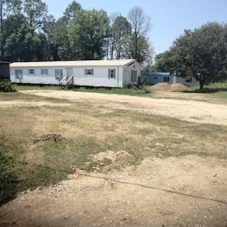 322 W Pear Ave, Winnie, TX 77665