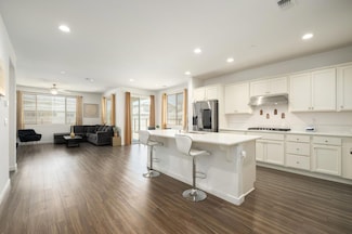 952 Howard St, Kingsburg, CA 93631