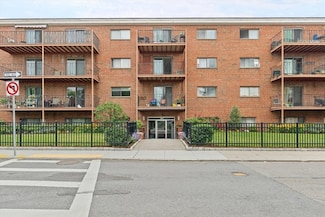 26 Waverly St Unit 410, Brighton, MA 02135