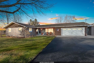 N5595 Locust Rd, Shawano, WI 54166