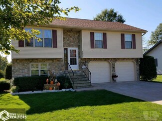 903 Keoway Dr, Keosauqua, IA 52565