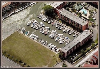 801 River Point Dr Unit 6, Naples, FL 34102