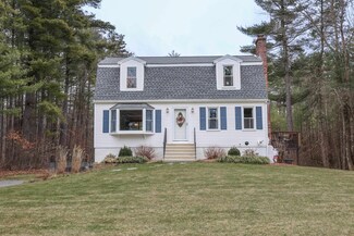 17 Fairway Rd, Londonderry, NH 03053