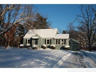 7425 Pleasant View Dr, Mounds View, MN 55112