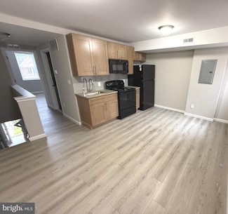 1727 Dallas St, Philadelphia, PA 19126