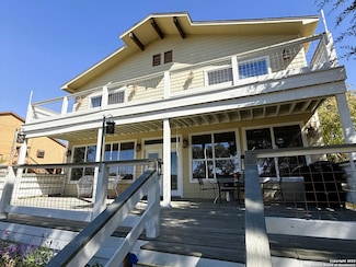 972 Pebble Beach Rd, Lakehills, TX 78063