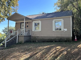163 W Mckellar Ave, Memphis, TN 38109
