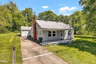 201 Caton Ave, Sevierville, TN 37862