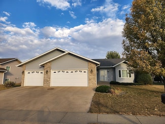 211 Rainbow Dr, Marshall, MN 56258