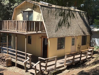 92 Hillcrest Way, Willow Creek, CA 95573