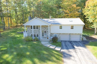 15 Mayflower Dr, Bedford, NH 03110