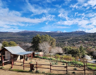 51090 Eshom Valley Dr, Badger, CA 93603