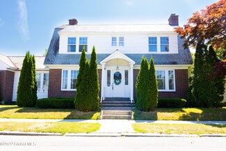 376 7th Ave, Troy, NY 12182