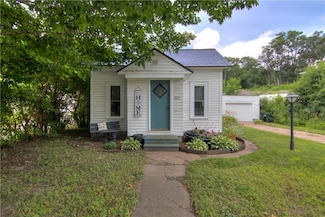 2122 4th St, Eau Claire, WI 54703