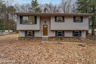 148 Sandhill Rd, Greenfield Center, NY 12833