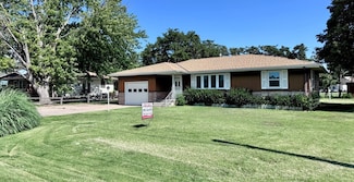 1335 Park St, Phillipsburg, KS 67661