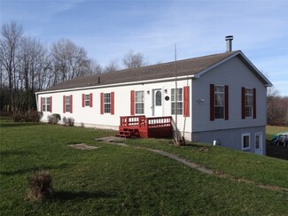 32882 Three Bridges Rd, Centerville, PA 16404