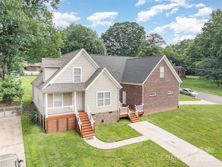 5111 Clearwater Rd, Charlotte, NC 28217