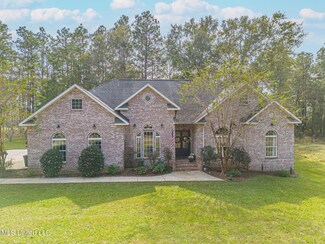 1344 Fairway Dr, Wiggins, MS 39577