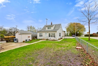 3576 S 32nd St, Milwaukee, WI 53221