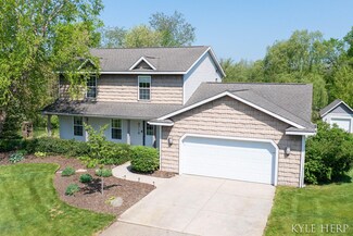8718 Little Bend Ct, Middleville, MI 49333