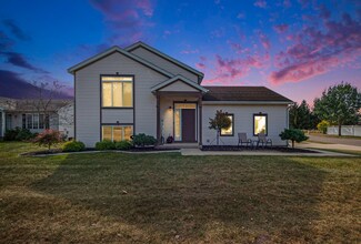 2872 Burritt St NW, Grand Rapids, MI 49504