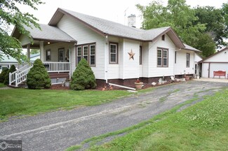 1209 N Sycamore St, Creston, IA 50801