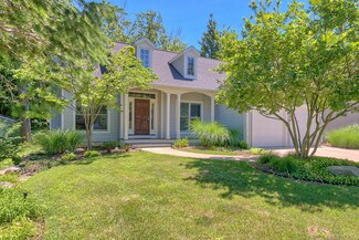37 Chestnut Ln, Douglas, MI 49406
