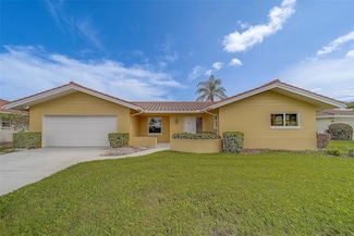 115 15th St, Belleair Beach, FL 33786