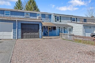 5526 Trastevere Rd, Clay, NY 13041