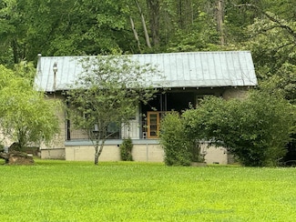 69 Crisp Ln, Martin, KY 41649