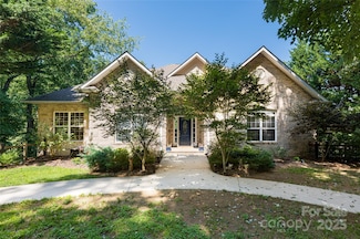 47 Timberwood Dr, Asheville, NC 28806