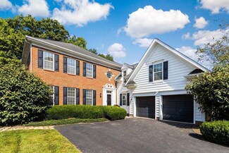 5105 Heath Gate Dr, New Albany, OH 43054