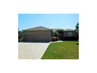4949 Park Ridge Dr, Blue Springs, MO 64015