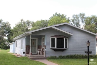 718 Pottawatomie Ave, Manhattan, KS 66502