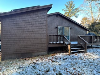 26 Churchill Rd, Lakeville, MA 02347